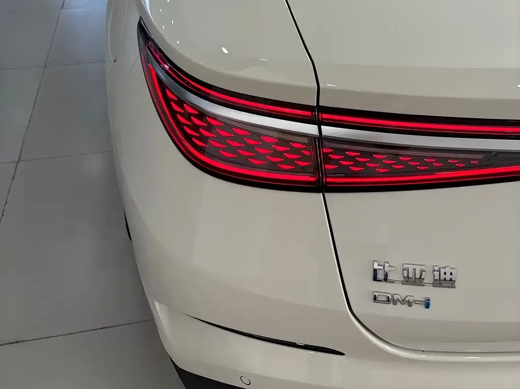 BYD Seal 07 DM-i — фото 5