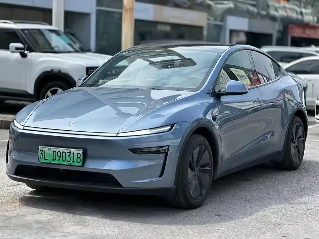 Tesla Model Y — фото 1
