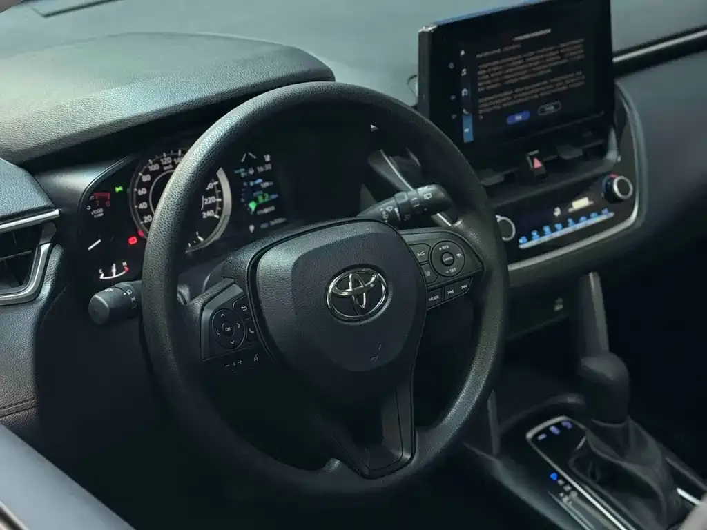 Toyota Corolla Cross — фото 4