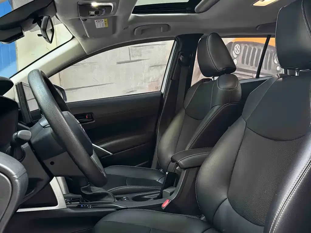 Toyota Corolla Cross — фото 10