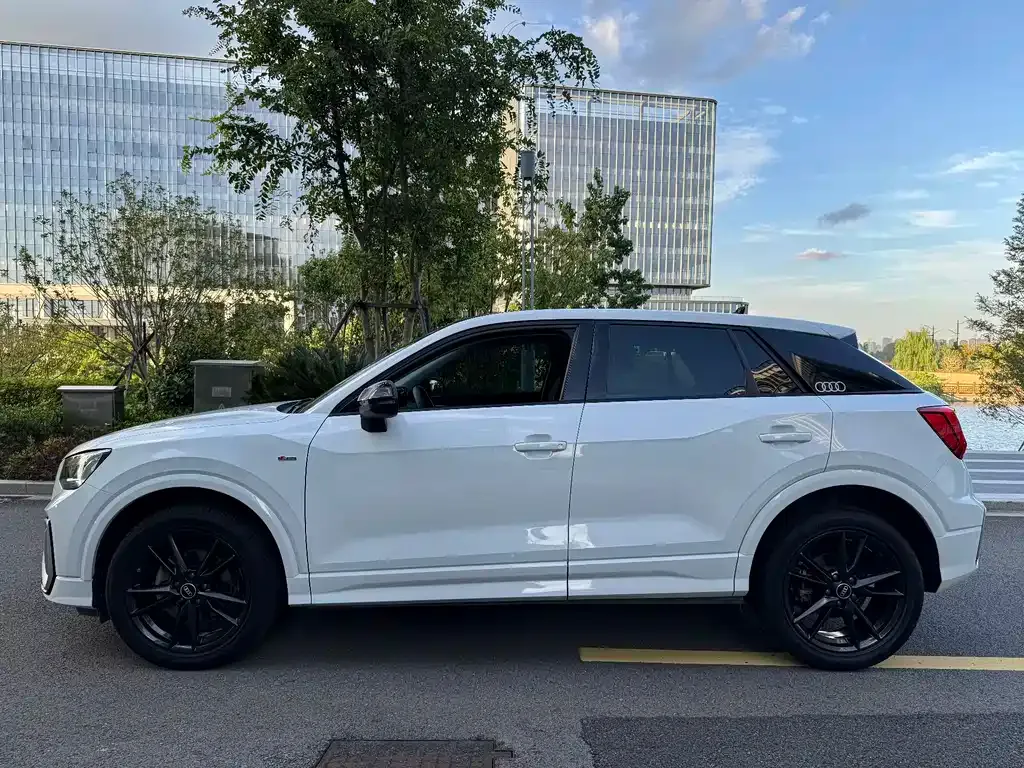 Audi Q2L 2022 из CN, фото 9