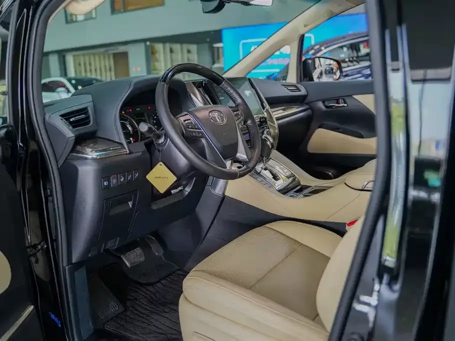 Toyota Vellfire — фото 6