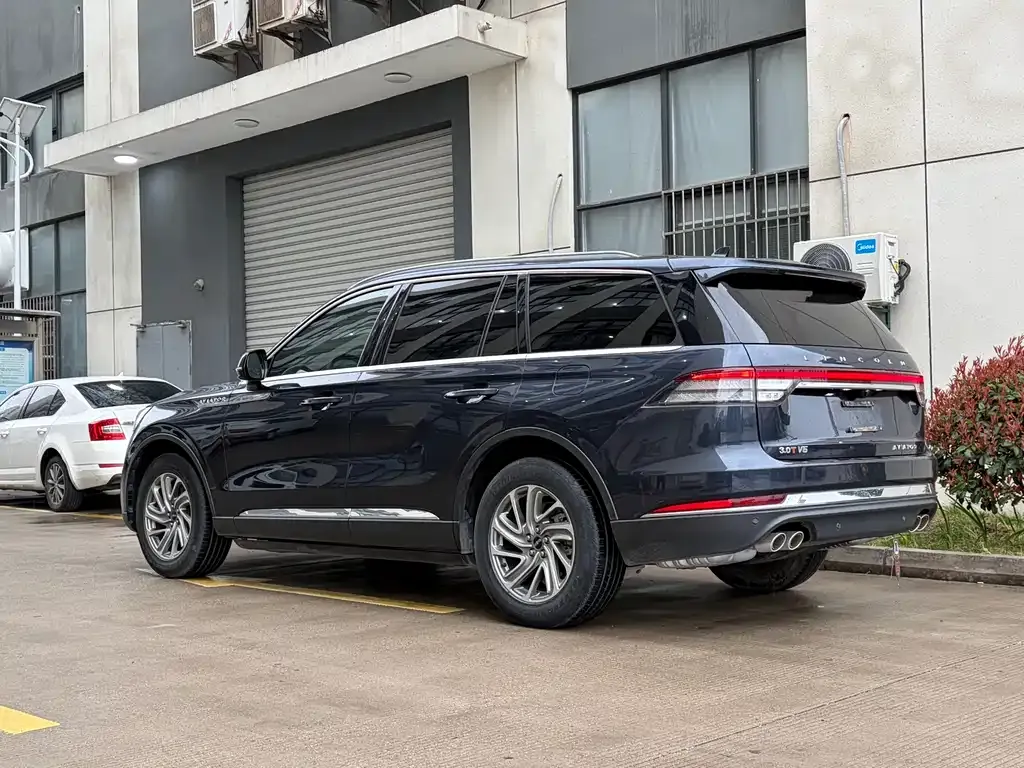 Lincoln Aviator — фото 7