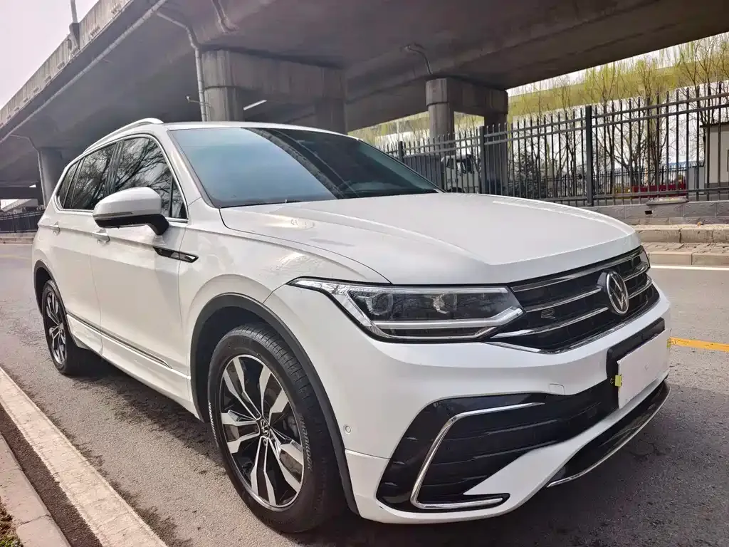 Volkswagen Tiguan L 2022 из CN, фото 3