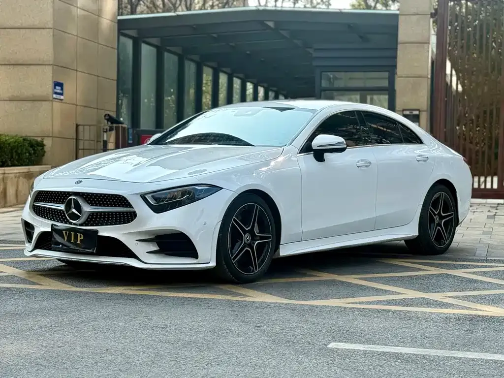 Mercedes-Benz CLS — фото 1