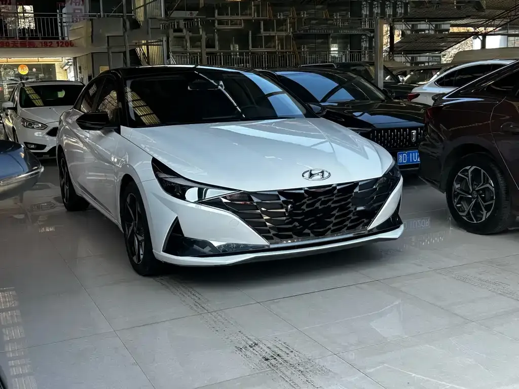 Hyundai Elantra 2023 из CN, фото 2