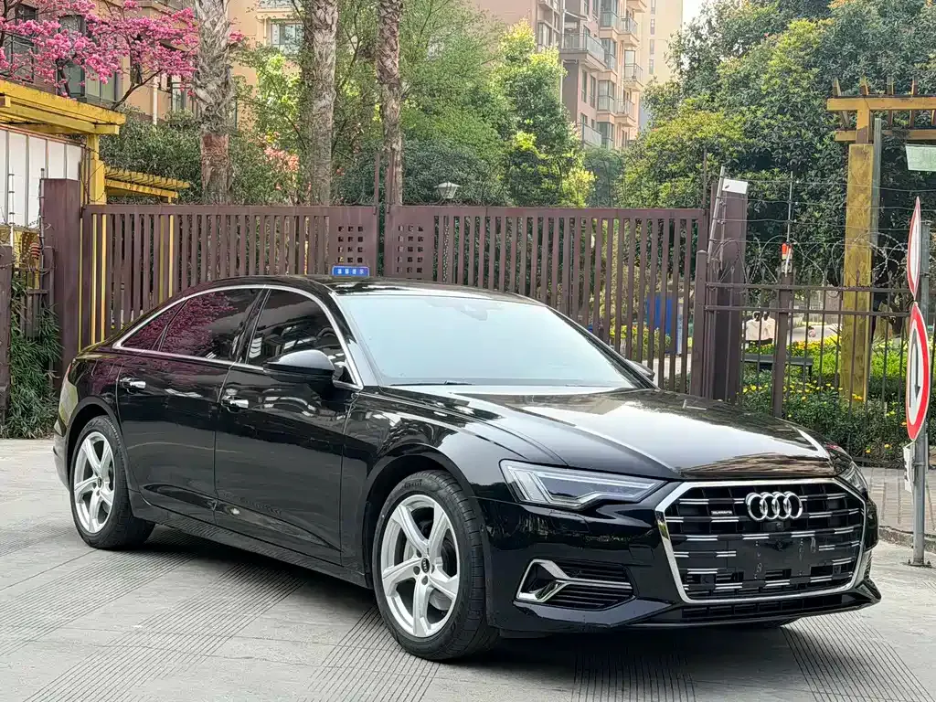 Audi A6L 2023 из CN, фото 8