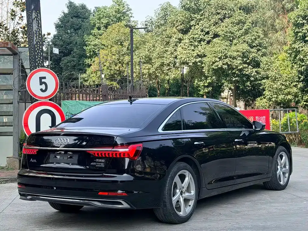 Audi A6L 2023 из CN, фото 3