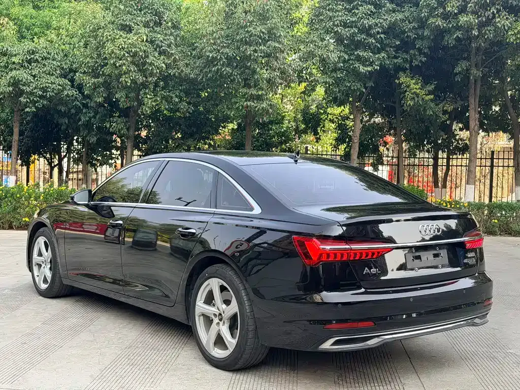 Audi A6L 2023 из CN, фото 5
