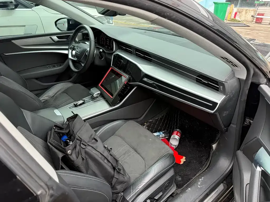 Audi A7L 2024 из CN, фото 8