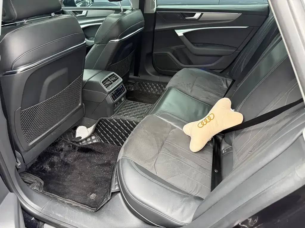 Audi A7L 2024 из CN, фото 7