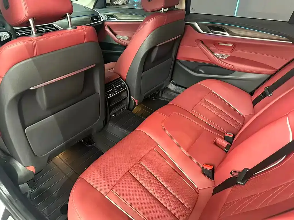 BMW 5 Series New Energy — фото 10