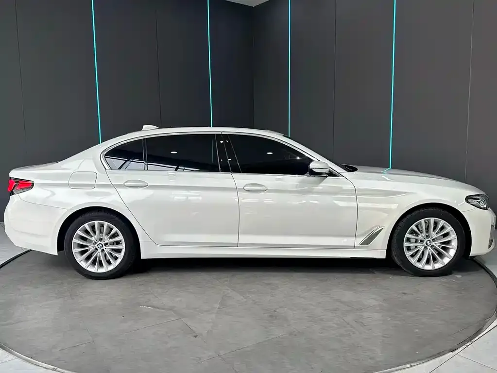 BMW 5 Series New Energy — фото 5