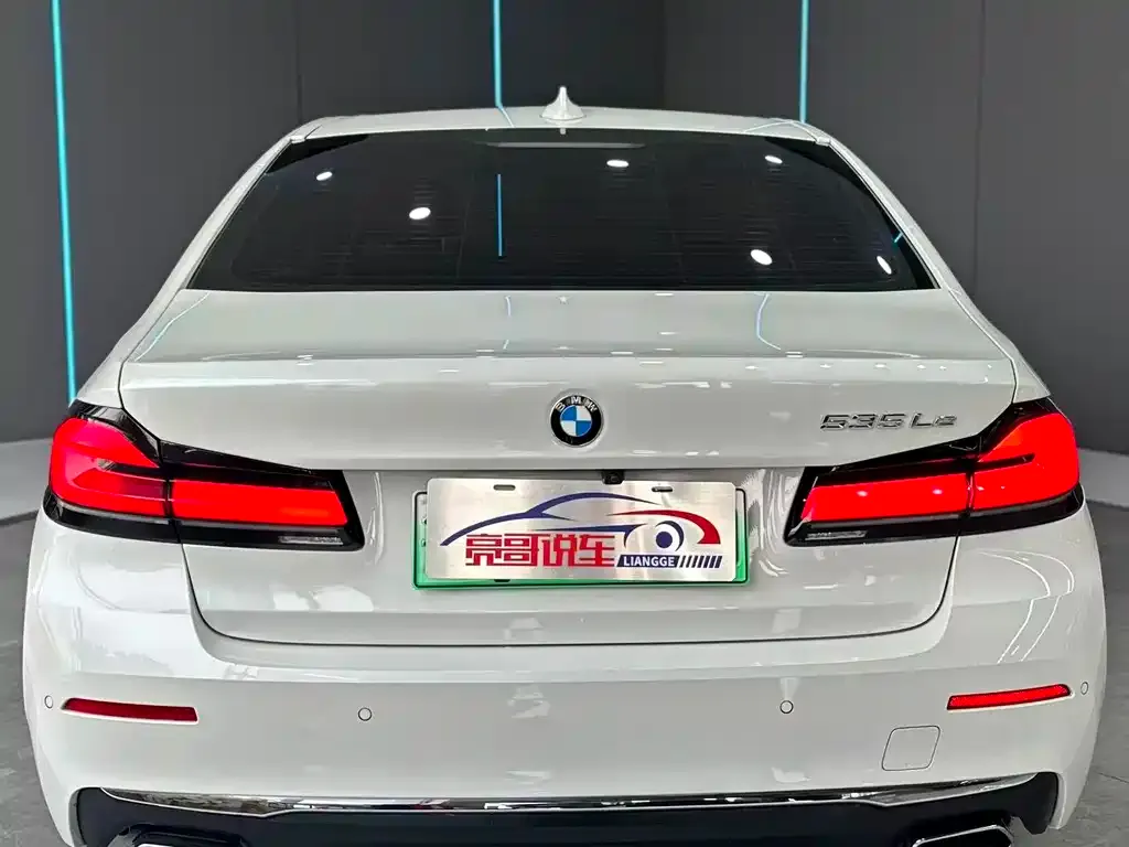 BMW 5 Series New Energy — фото 3