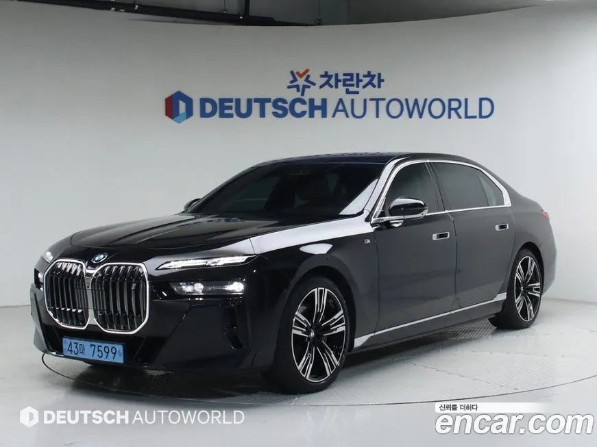 BMW i7