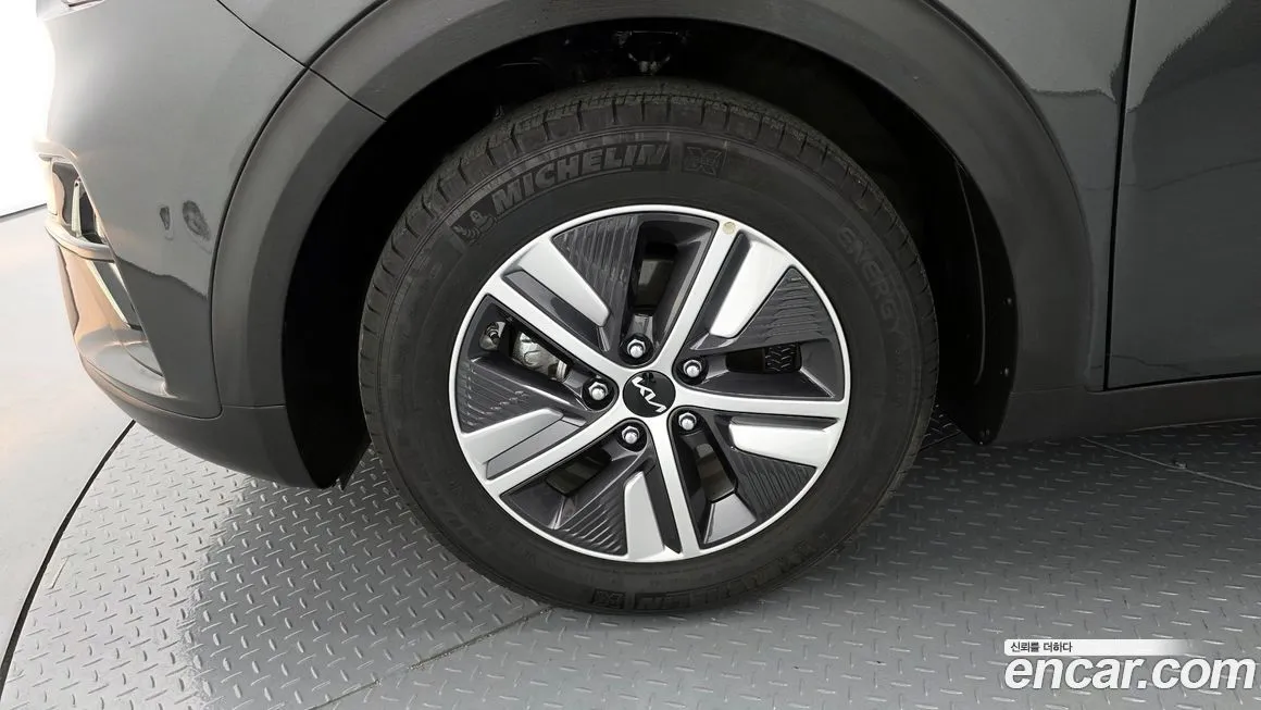 Kia Niro — фото 10