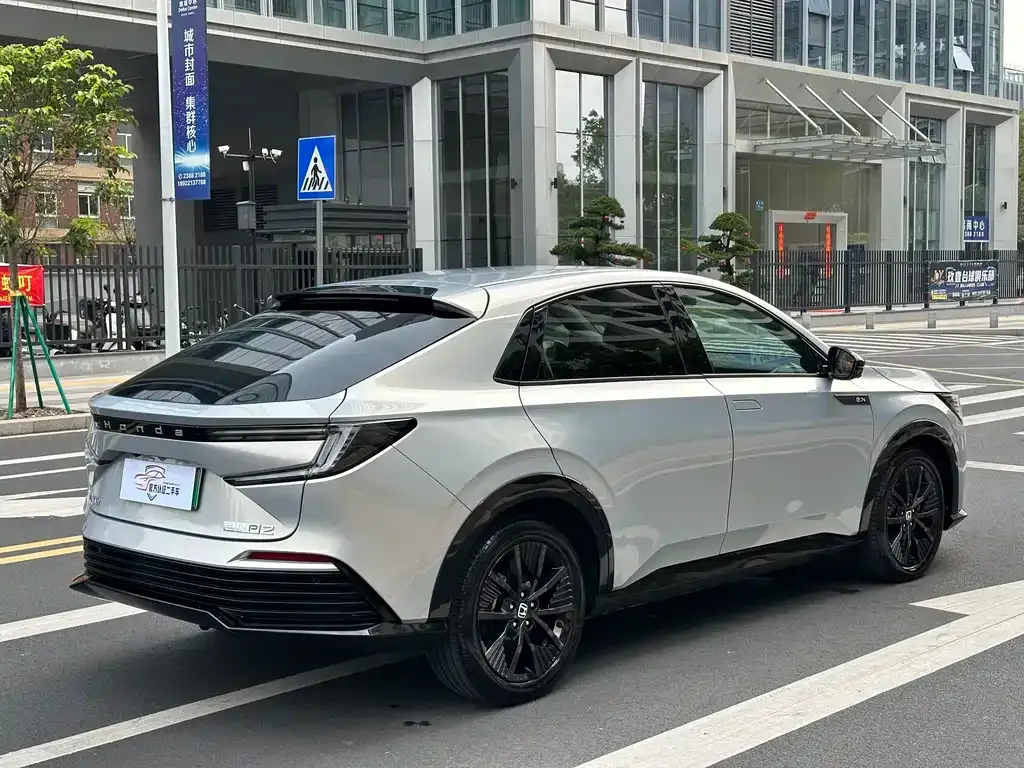 Honda e:NP2 — фото 5
