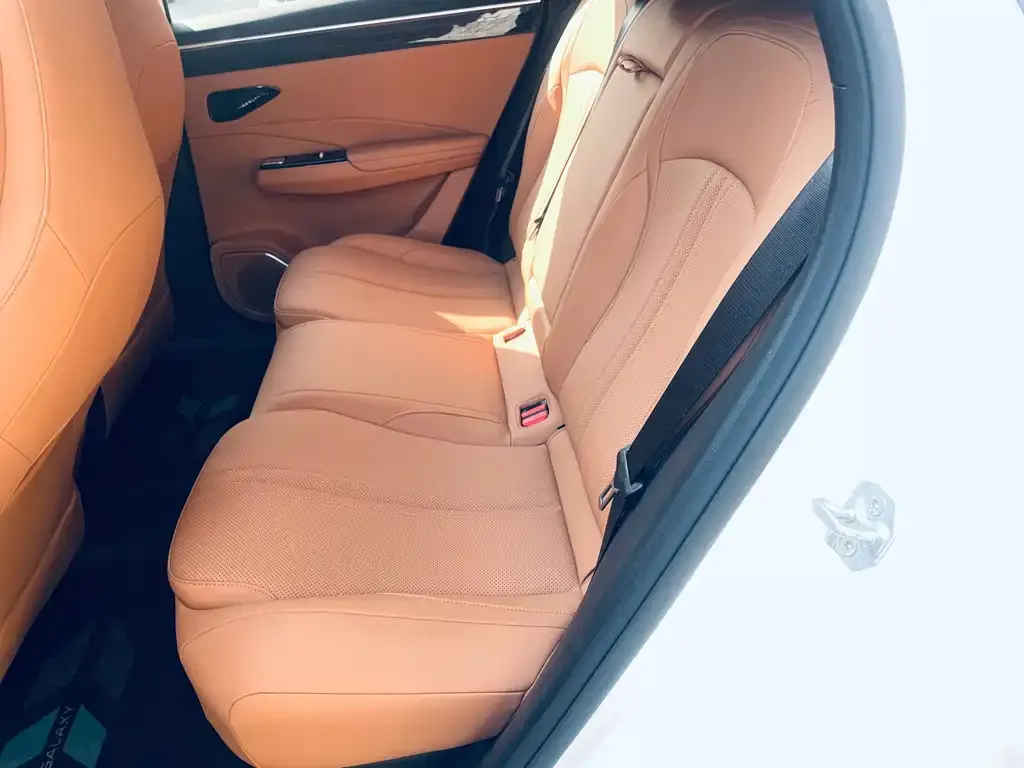 Geely Galaxy L7 — фото 3
