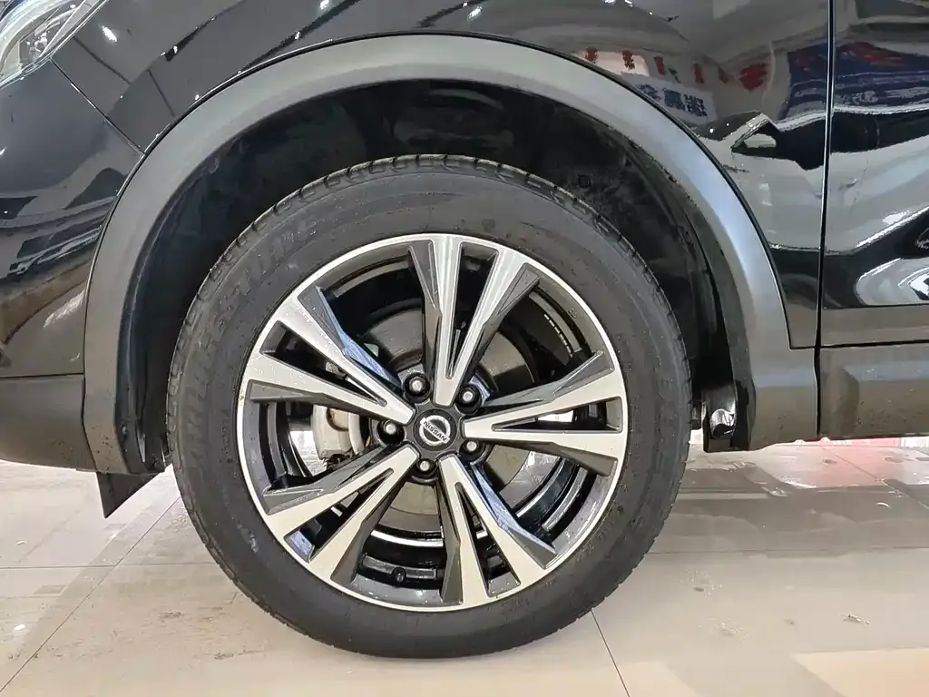 Nissan Qashqai — фото 9