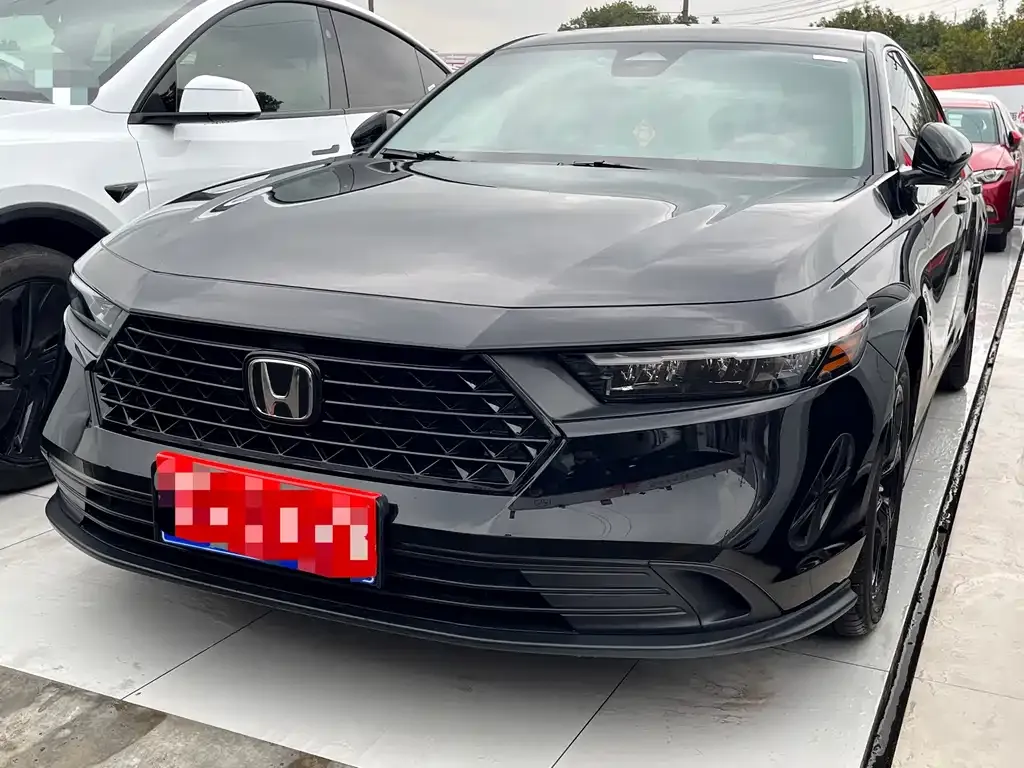 Honda Accord — фото 1
