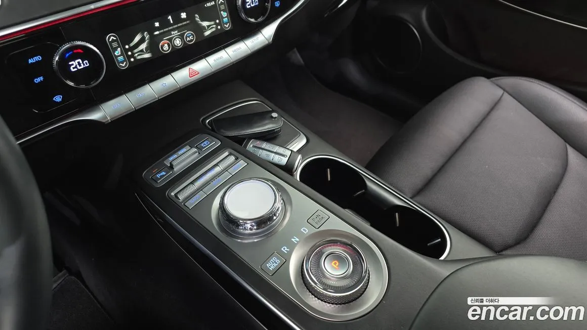 Genesis GV70 — фото 10