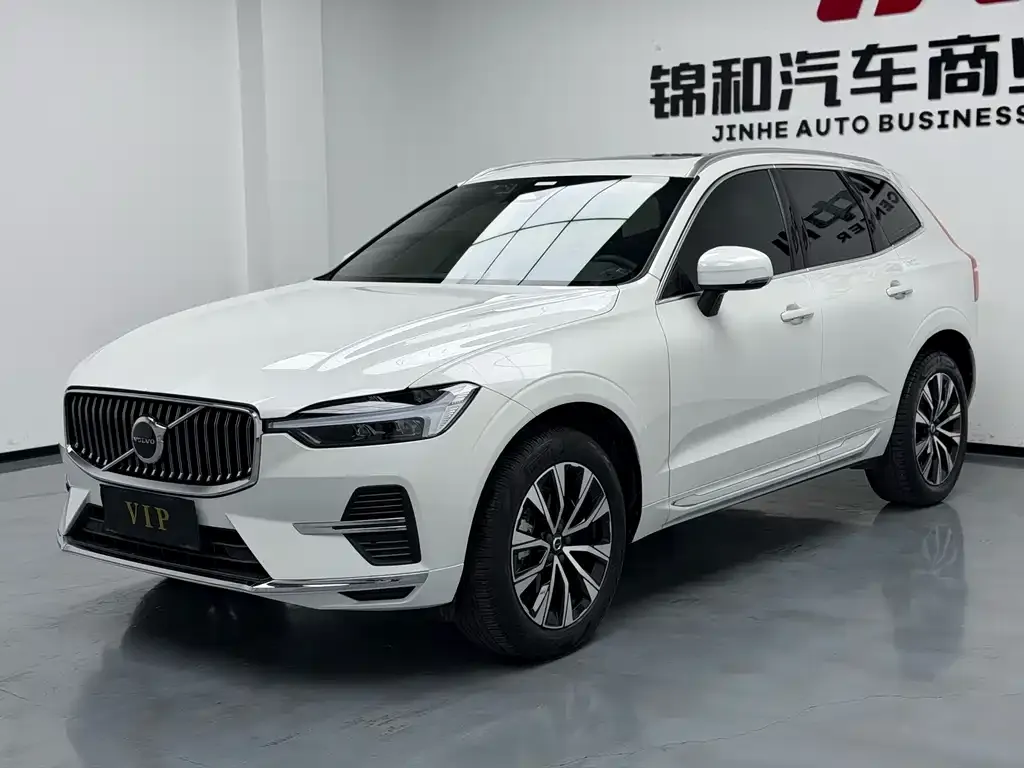 Volvo XC60 — фото 1
