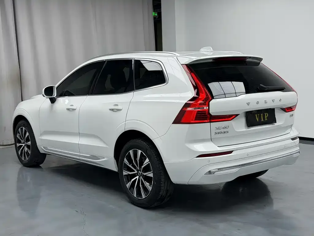 Volvo XC60 — фото 3