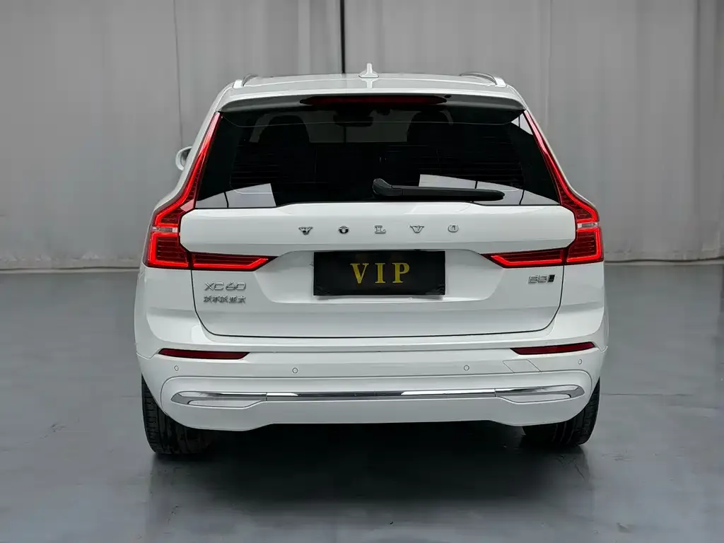 Volvo XC60 — фото 2