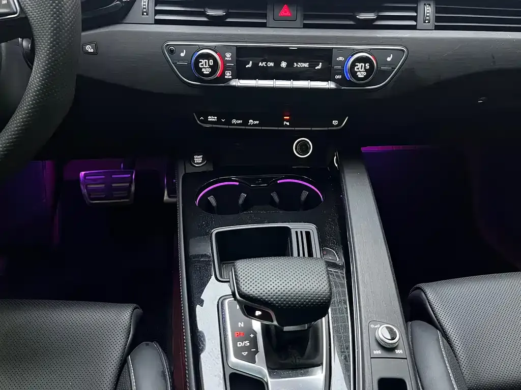 Audi A4L 2024 из CN, фото 10