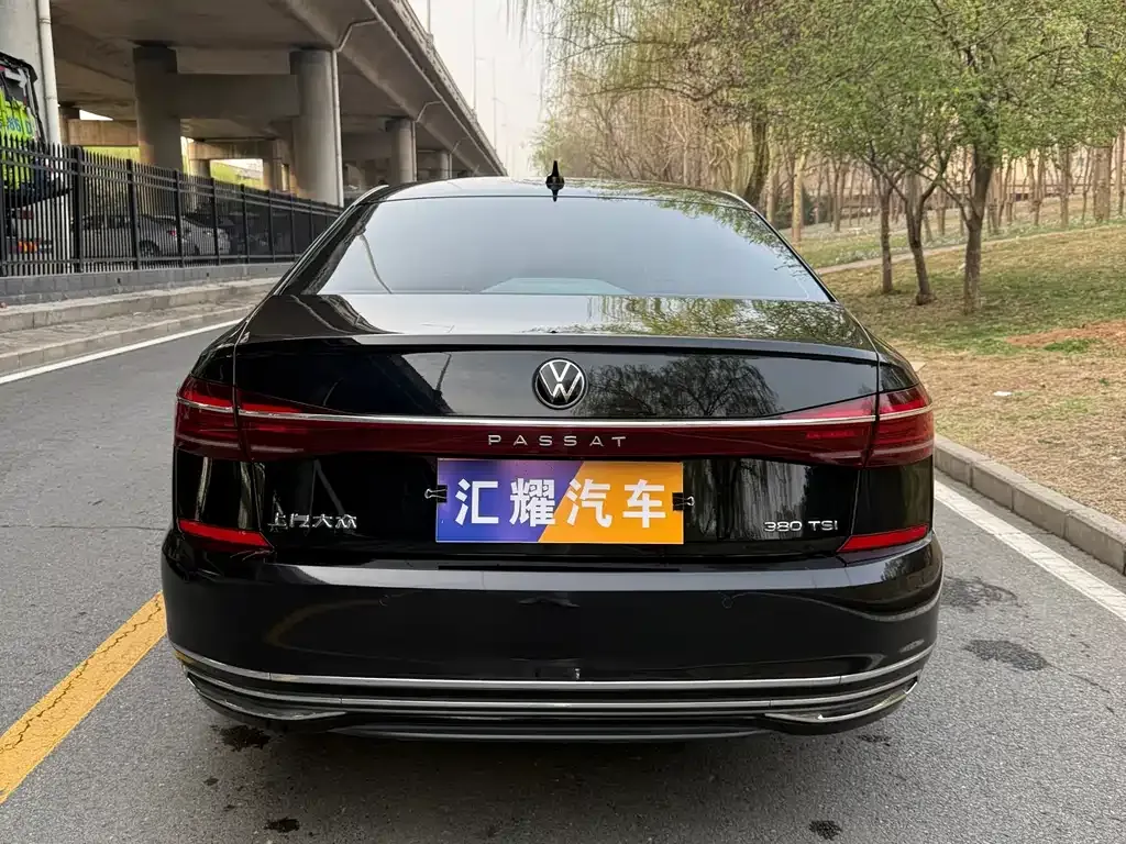 Volkswagen Passat — фото 6