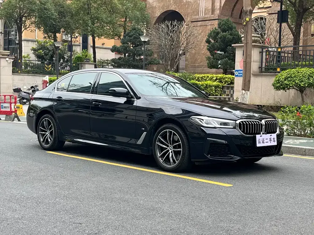BMW 5 Series — фото 9