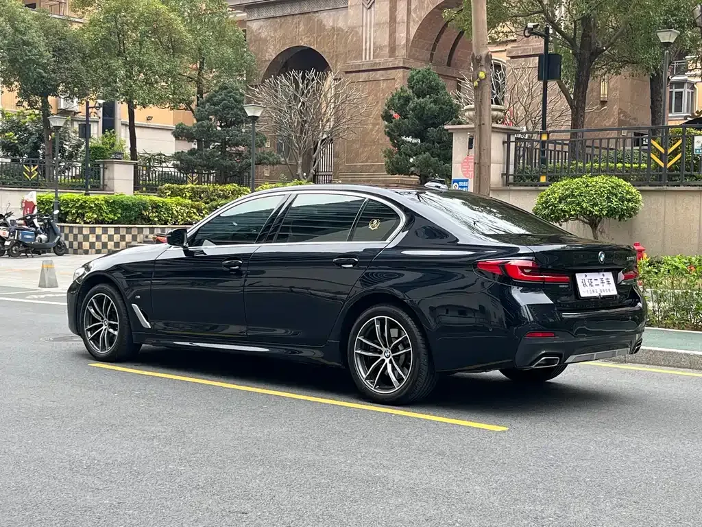 BMW 5 Series — фото 2