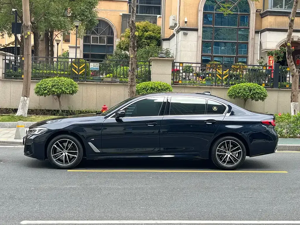 BMW 5 Series — фото 4