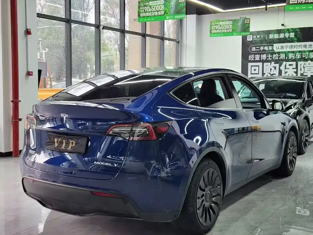 Tesla Model Y — фото 9