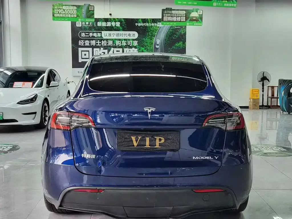 Tesla Model Y — фото 8