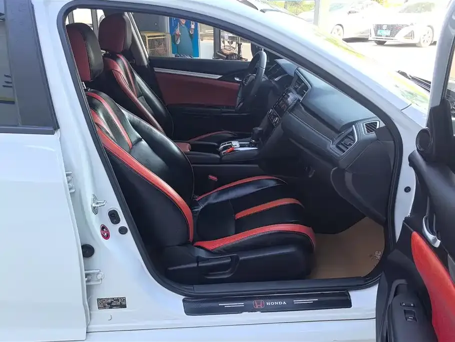 Honda Civic — фото 8