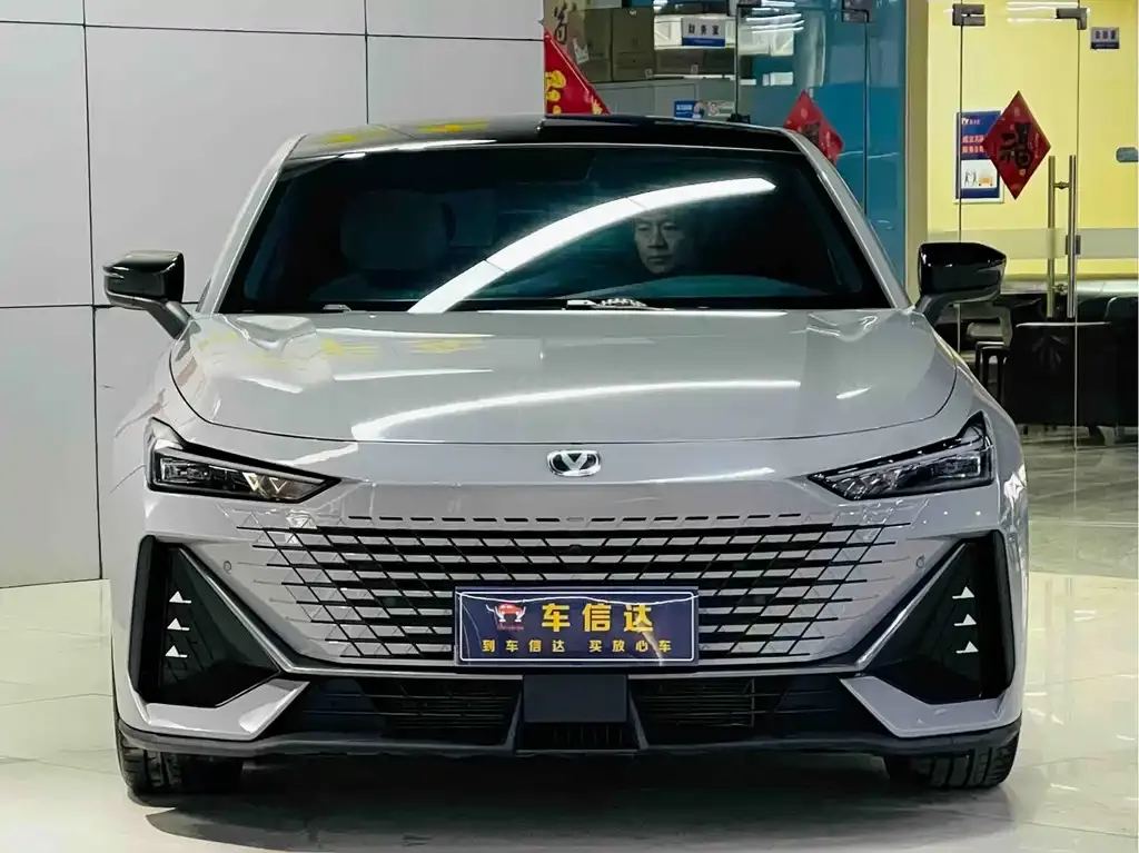 Changan UNI-V 2023 из CN, фото 3