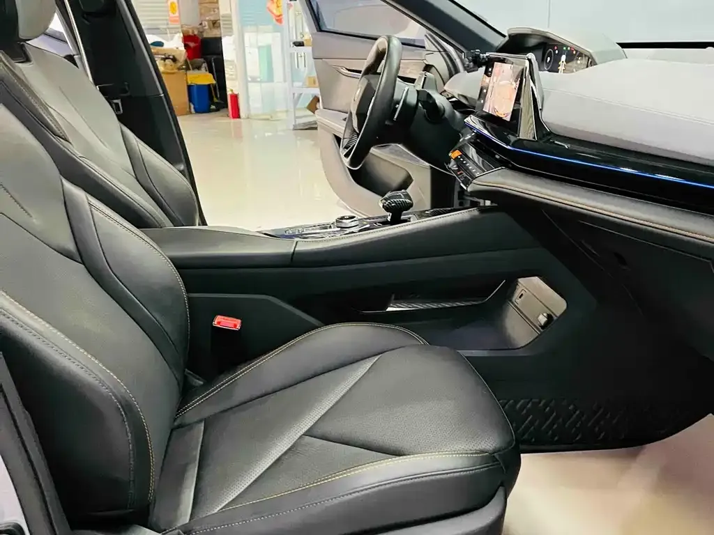 Changan UNI-V 2023 из CN, фото 2