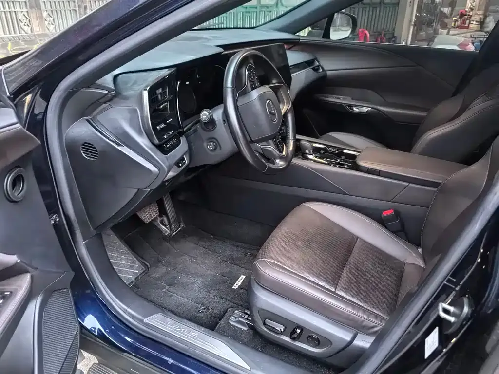Lexus RX — фото 2