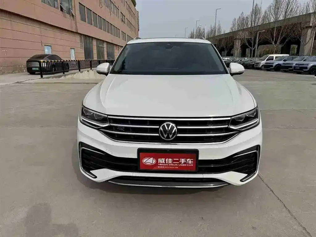 Volkswagen Tiguan L — фото 7