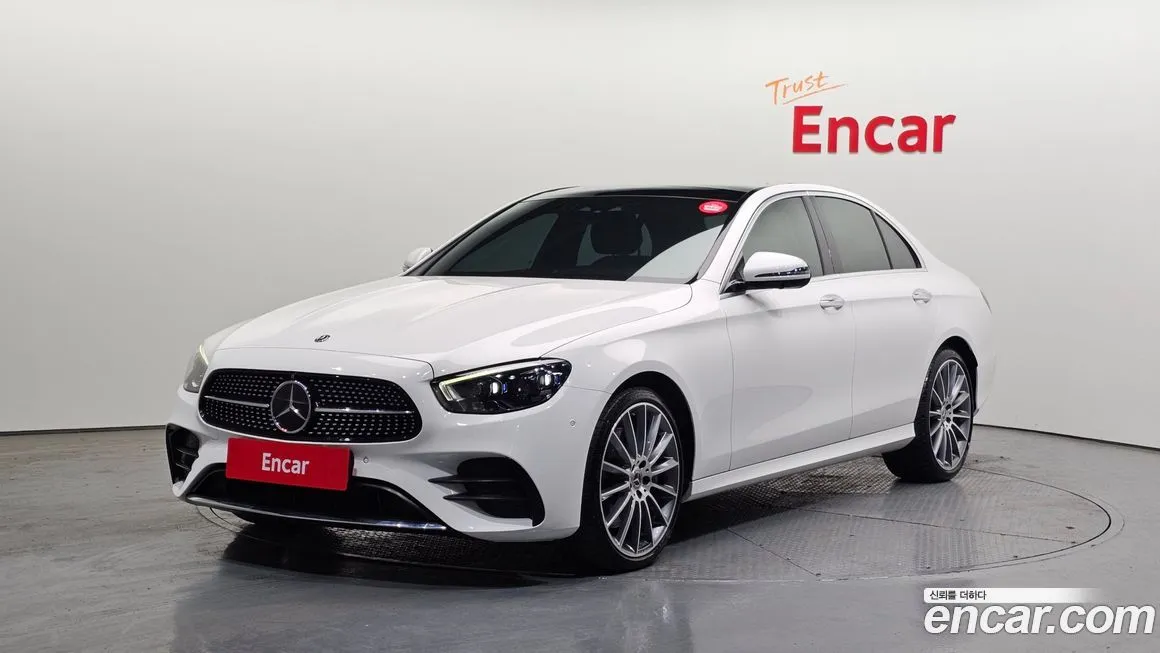 Mercedes-Benz E-Class — фото 1