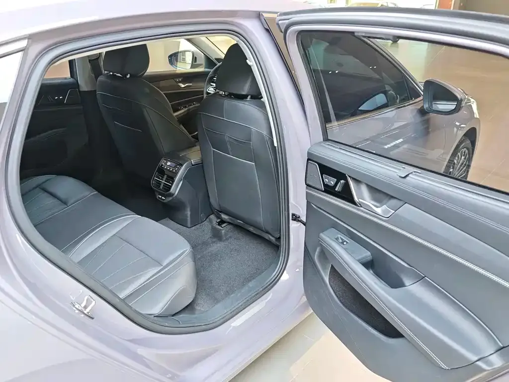 Volkswagen Passat — фото 8