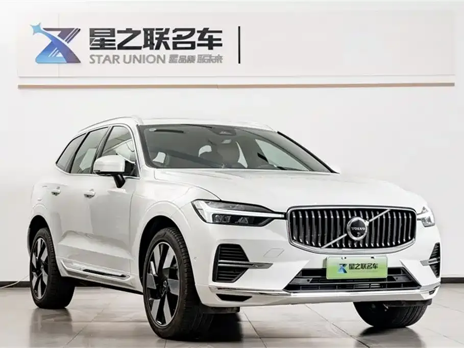 Volvo XC60 PHEV — фото 7