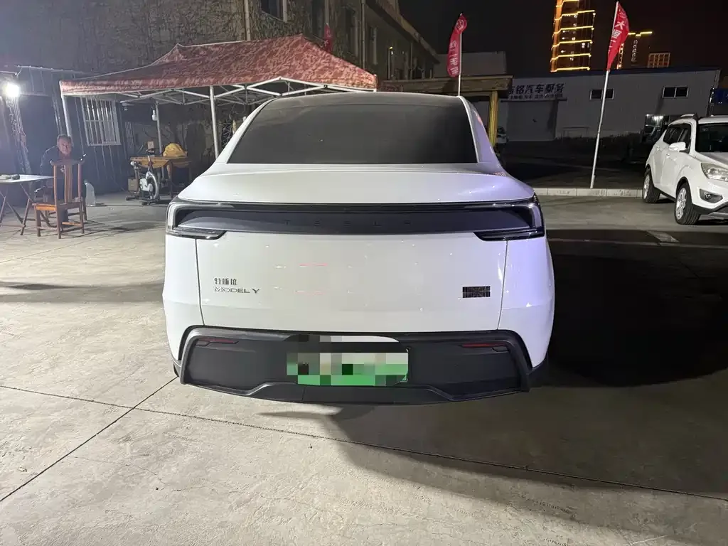 Tesla Model Y 2025 из CN, фото 10