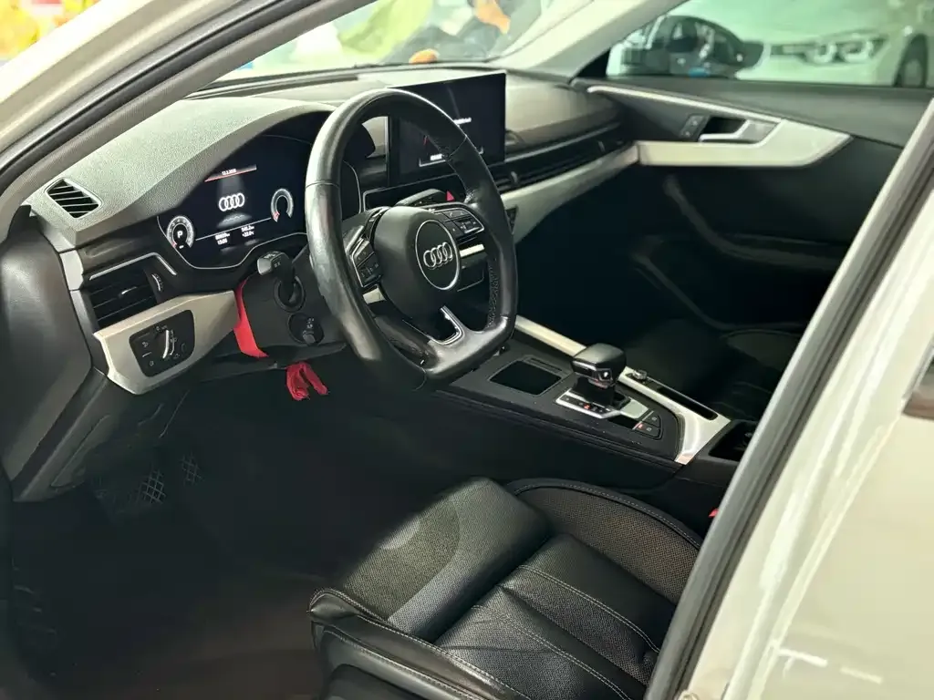 Audi A4L 2022 из CN, фото 9