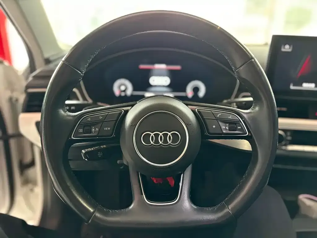 Audi A4L 2022 из CN, фото 10