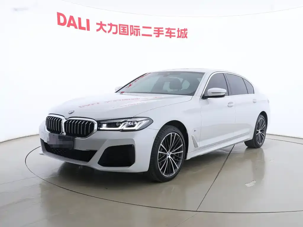 BMW 5 Series — фото 1