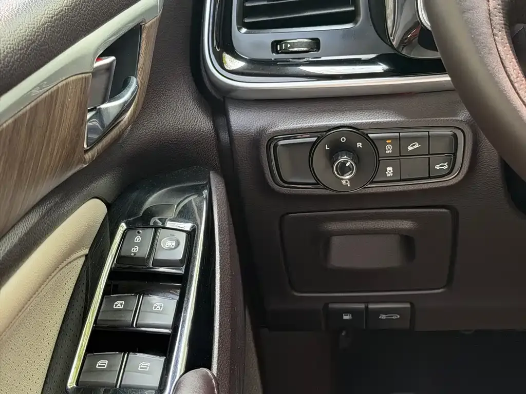 GAC Motor Trumpchi M8 — фото 2