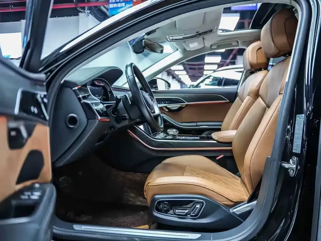 Audi A8 2023 из CN, фото 8