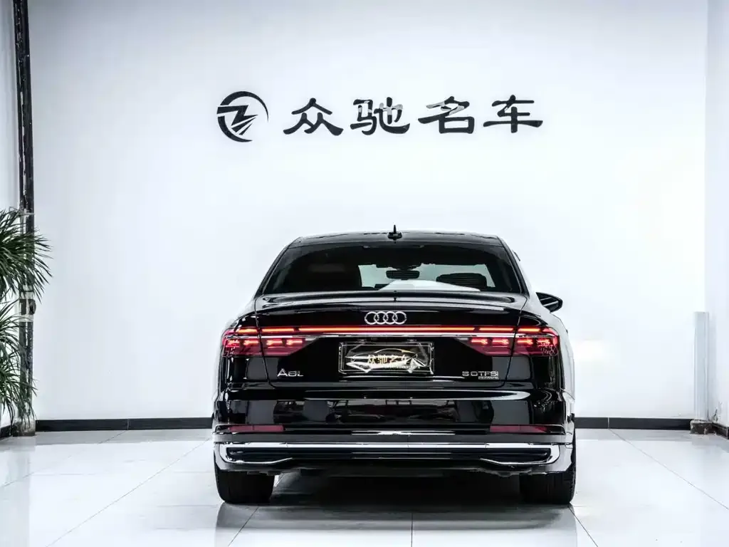 Audi A8 2023 из CN, фото 2